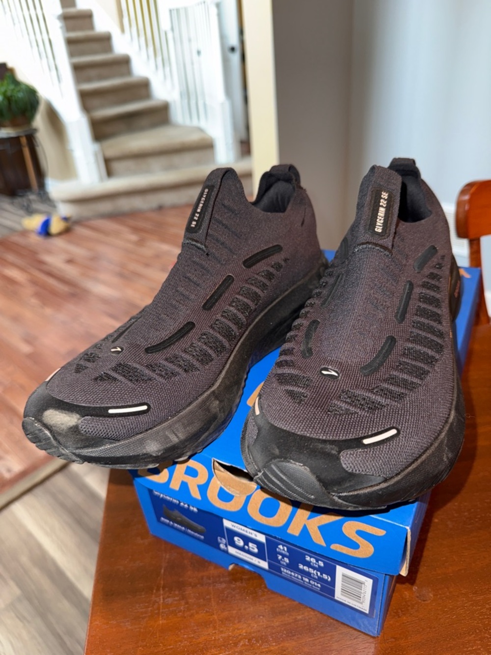 Brooks Women's Glycerin 22 SE Slip-On Running Shoes Black